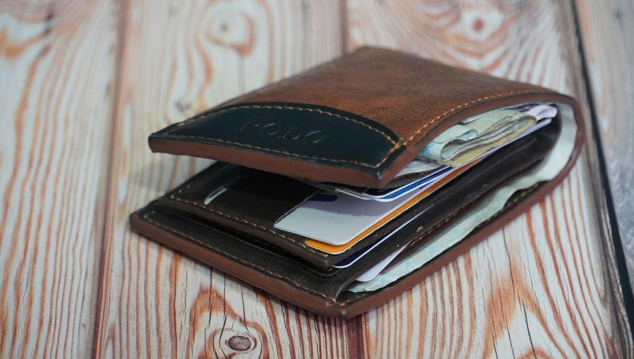 Genuine Leather Everyday Wallet - Image 1